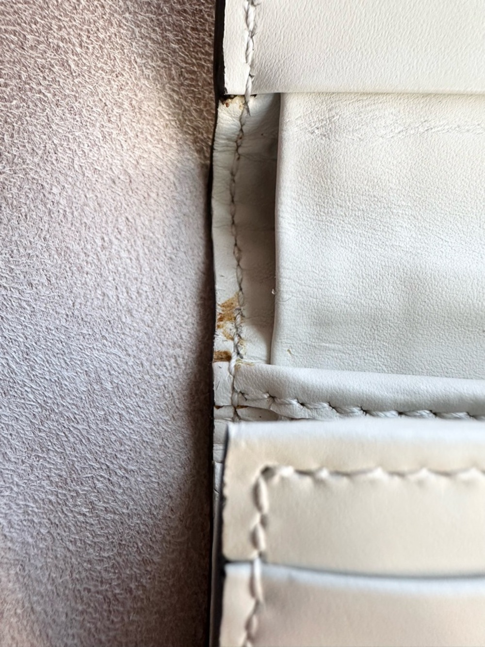 Gucci Signature Cherry Leather Compact Wallet - Authentic - White - New w/ Flaws - Picture 10 of 14